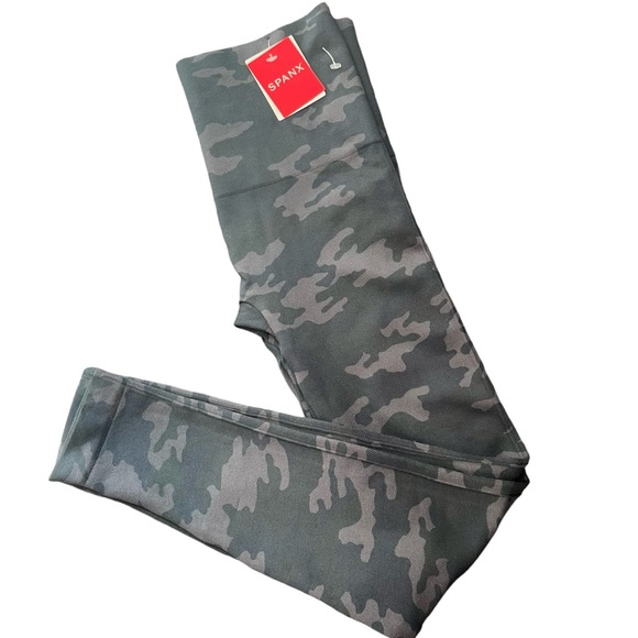 New Spanx Look At Me Now Black Camo Legging Size M - Picture 7 of 10